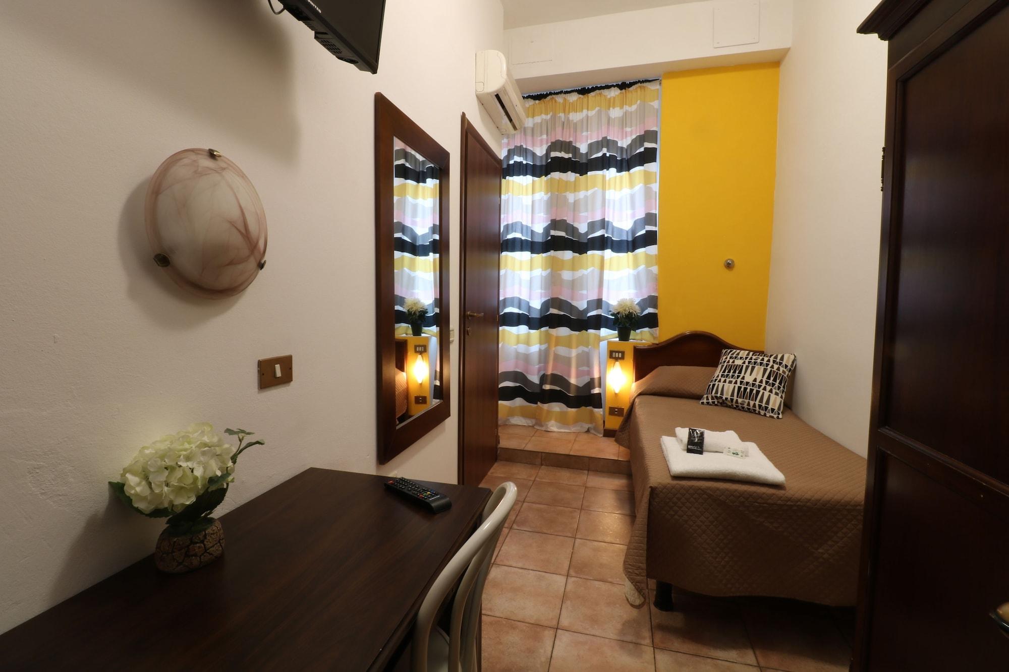 Carlo Goldoni Hotel Milan Exterior photo