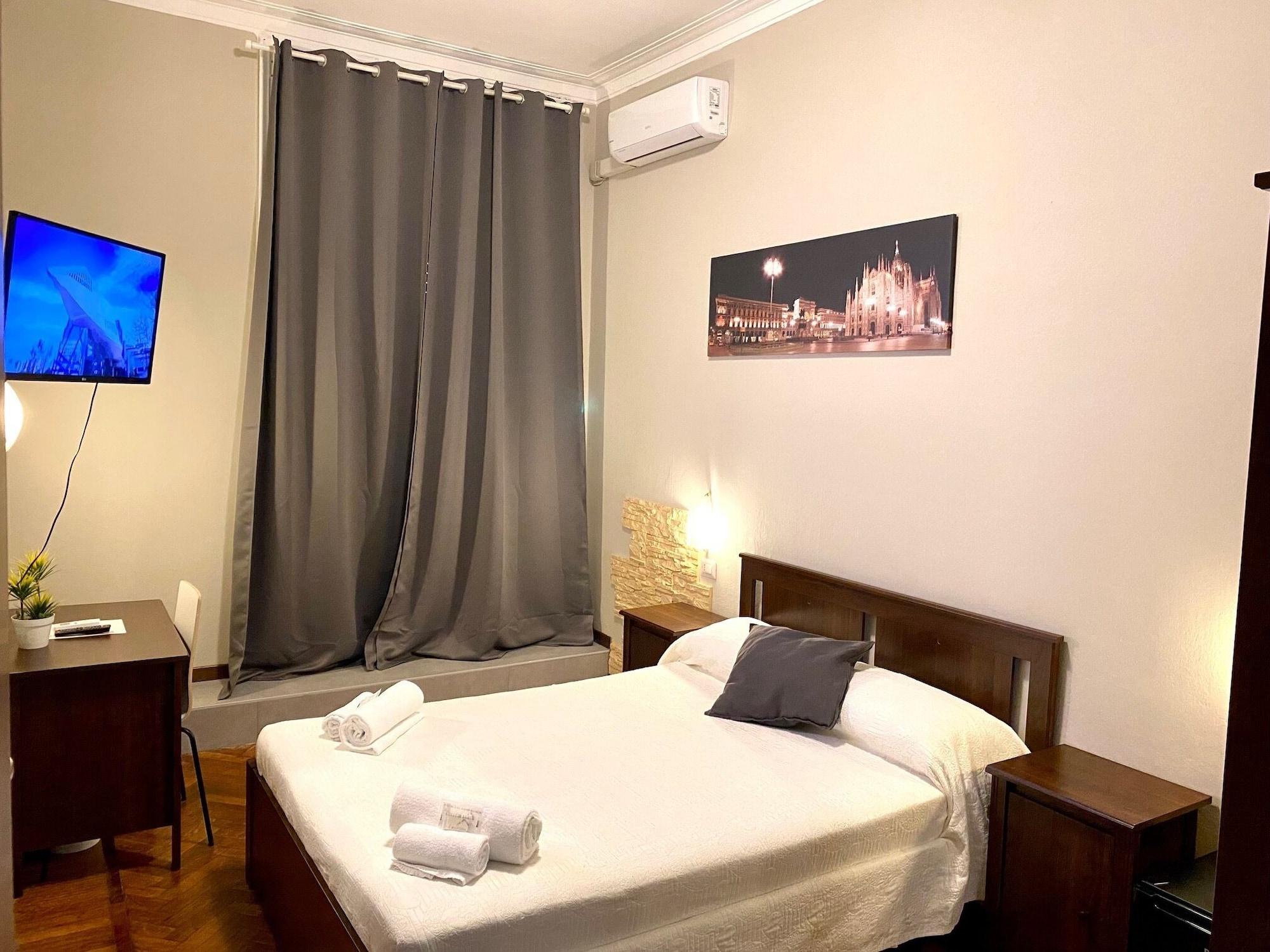 Carlo Goldoni Hotel Milan Exterior photo