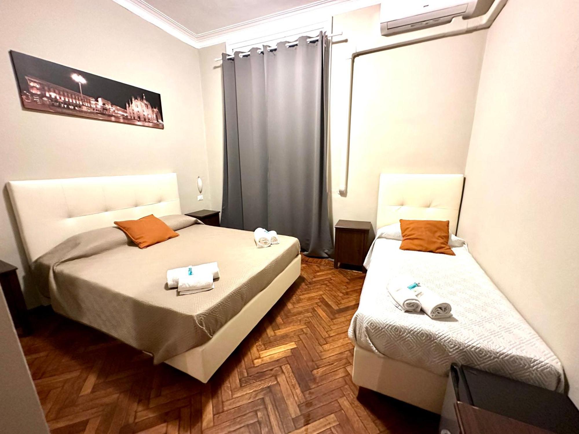 Carlo Goldoni Hotel Milan Exterior photo